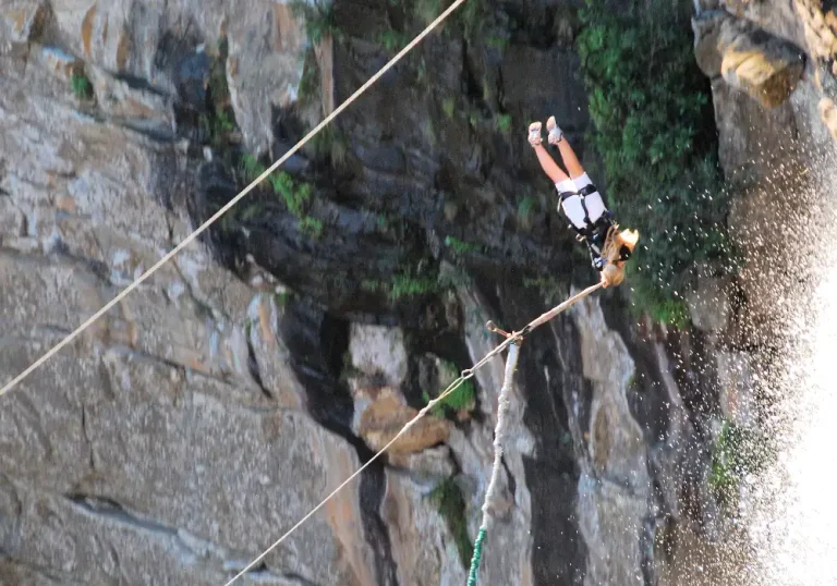Gorge Swing – Solo